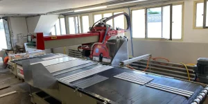 sockelleisten-moderner-fliesenboden